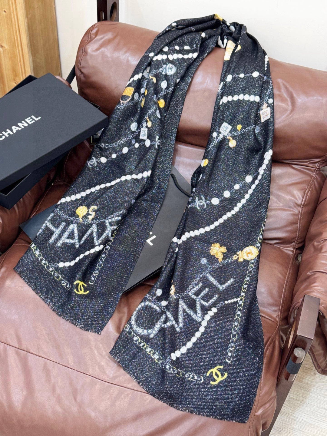 CHANEL 25S SCARF 200 IN CASHMERE 991713