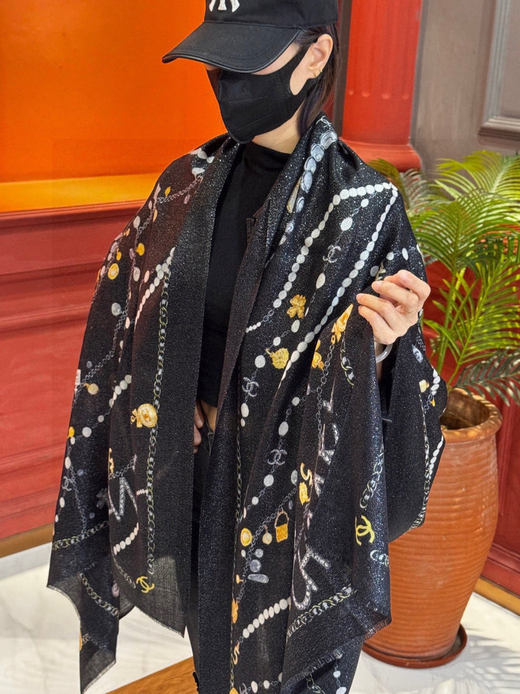 CHANEL 25S SCARF 200 IN CASHMERE 991713