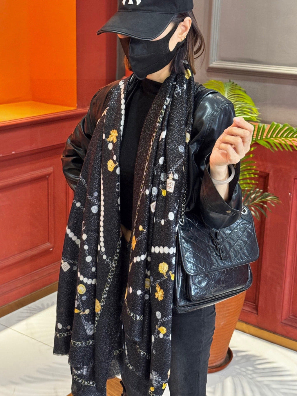 CHANEL 25S SCARF 200 IN CASHMERE 991713