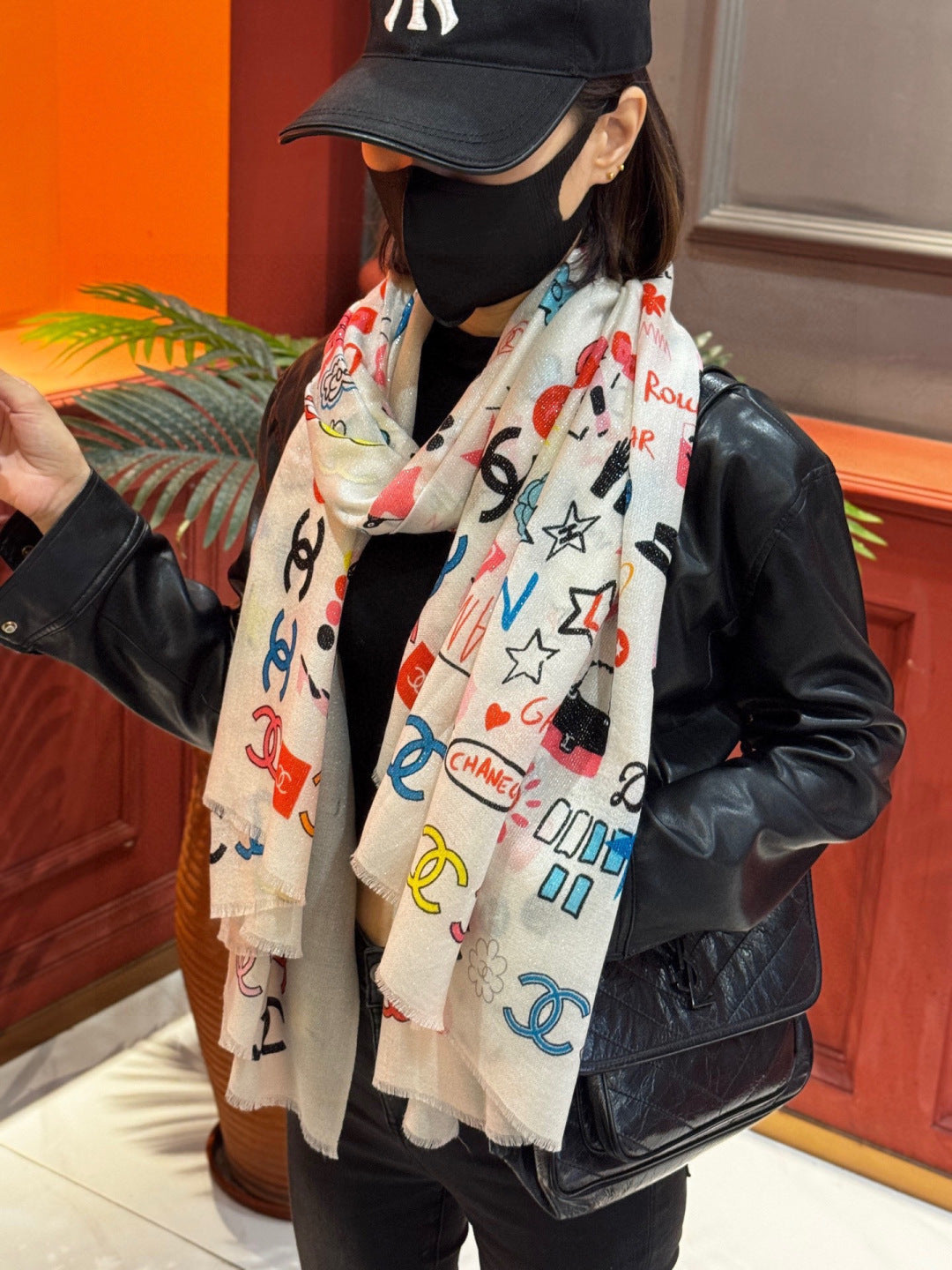 CHANEL 25S SCARF 200 IN LINEN 991722