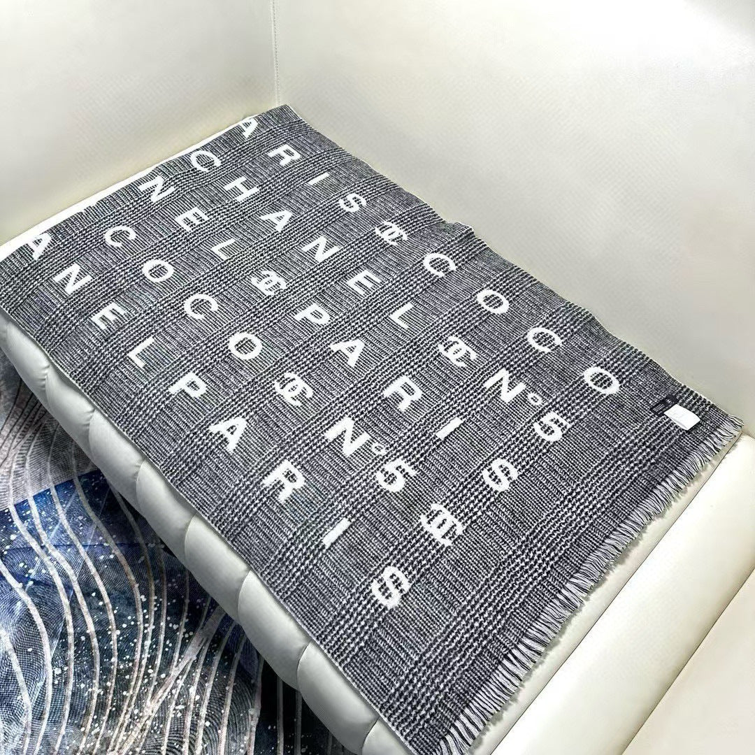 CHANEL 25S SCARF 194 CM IN CASHMERE 942900