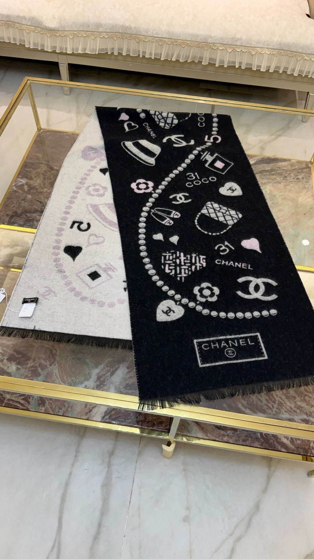 CHANEL 25S SCARF 200 IN CASHMERE 991992