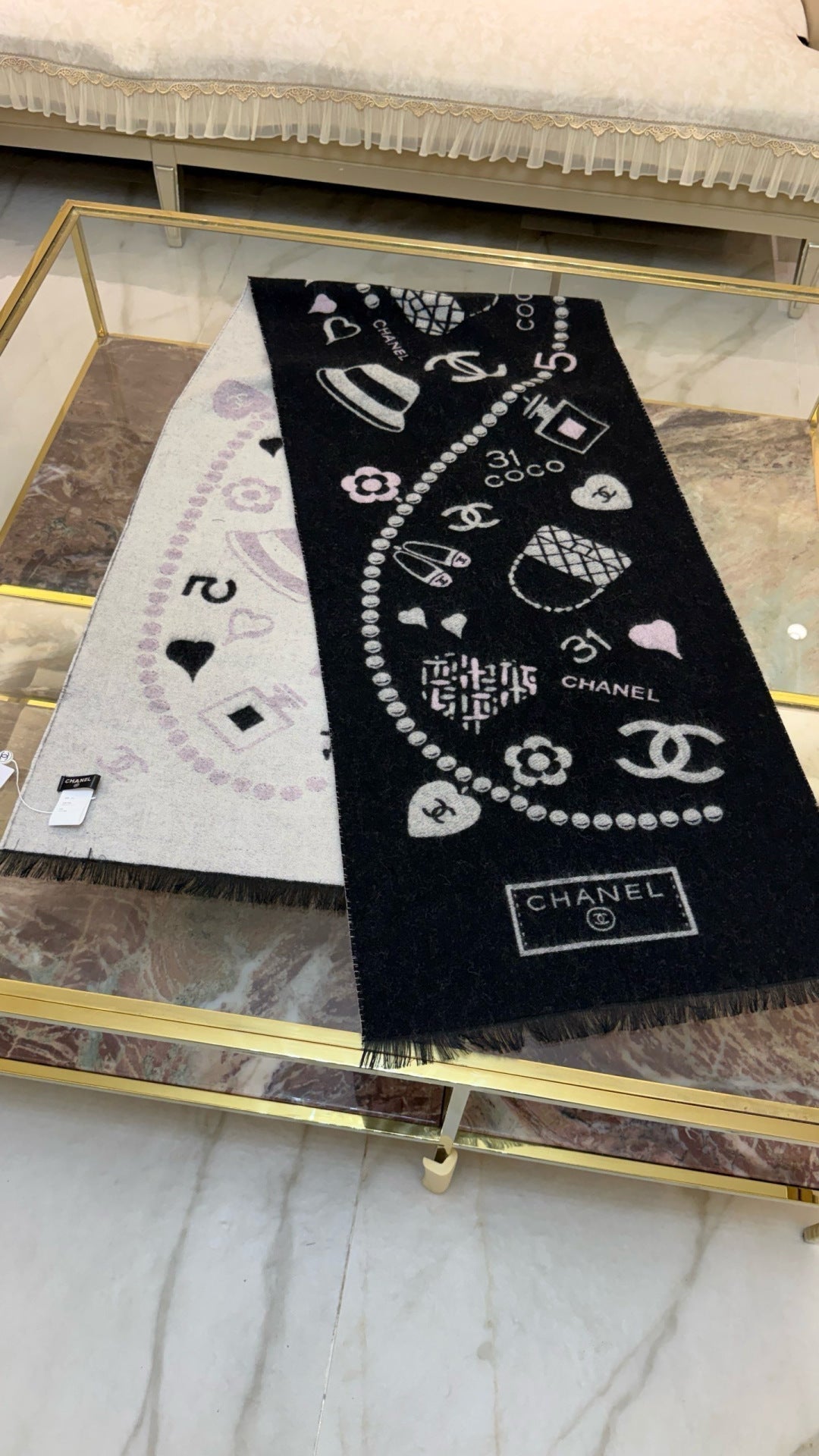 CHANEL 25S SCARF 200 IN CASHMERE 991992