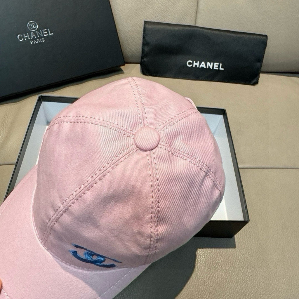 CHANEL PINK BASEBALL CAP WITH BLUE LOGO IN COTTON 672796