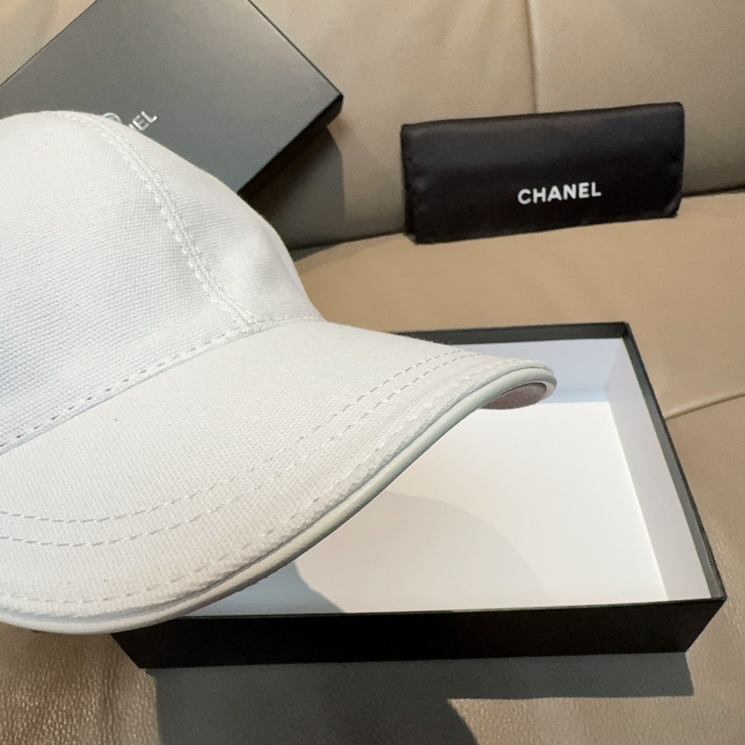 CHANEL BASEBALL HAT IN WHITE DOUBLE C EMBROIDERED 674175