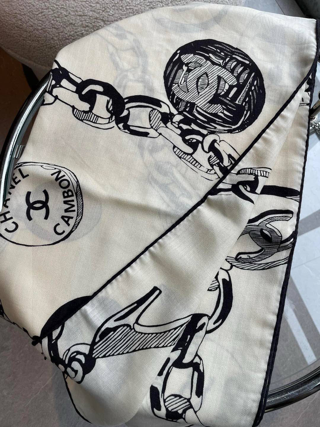 CHANEL 25S SCARF 140 IN CASHMERE SILK 733892
