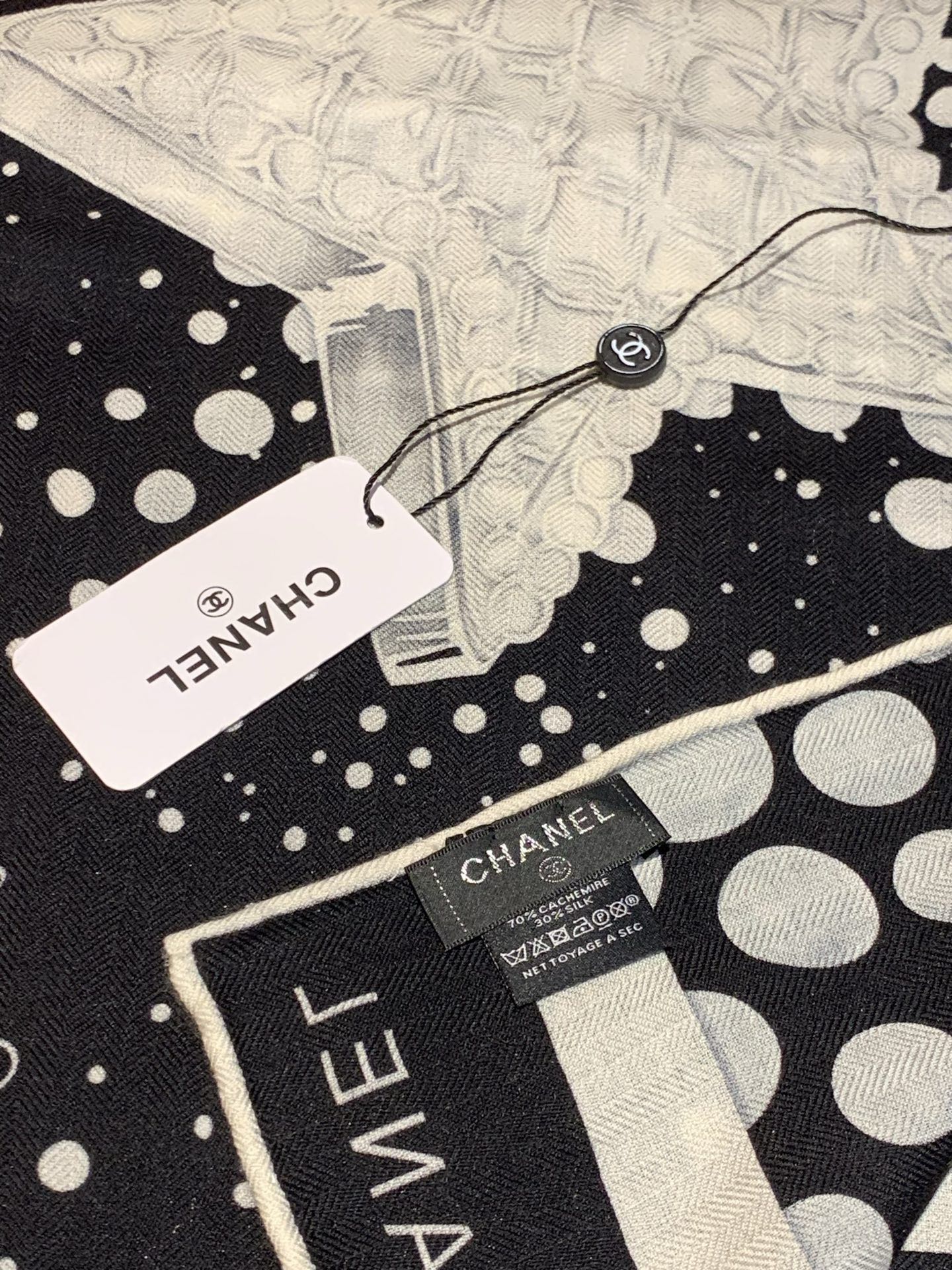 CHANEL 25S SCARF 140 CM IN CASHMERE SILK 941831