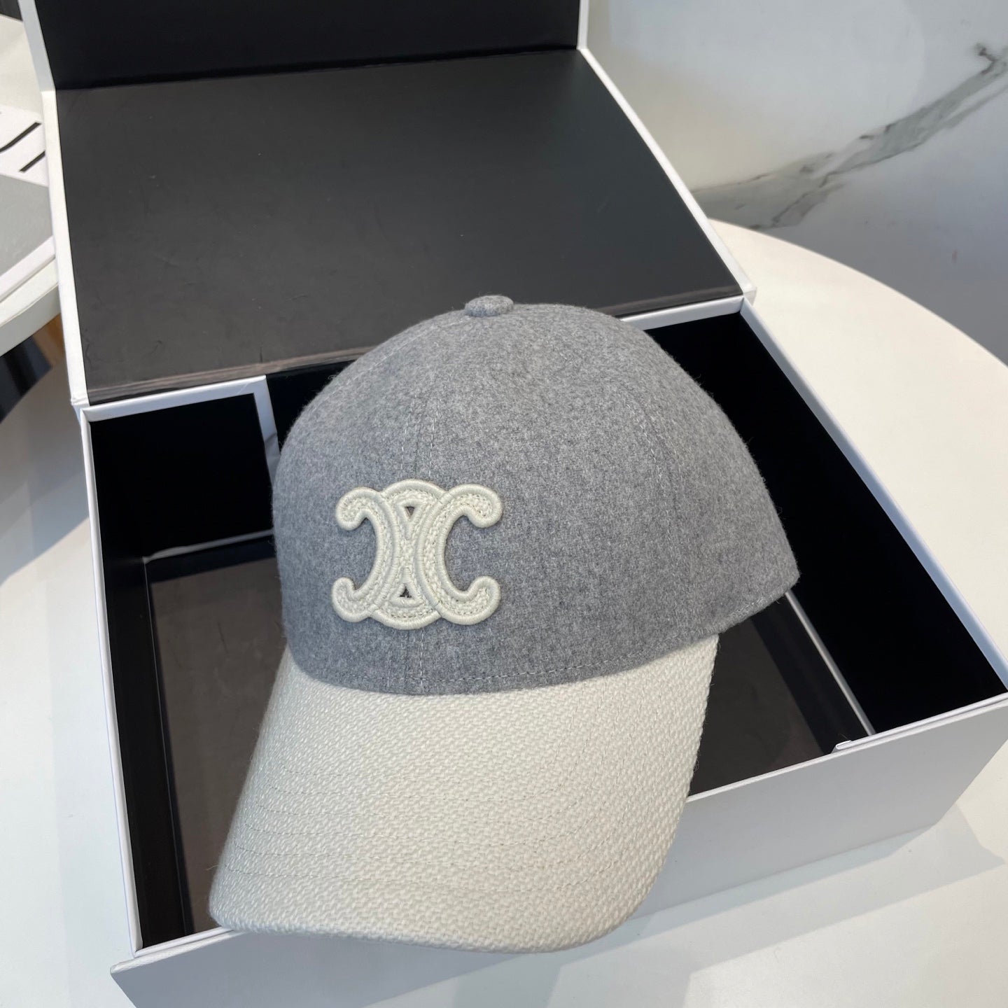 CELINE BASEBALL CAP MODEL 652410 IN WHITE AND GRAY FELTED FABRIC