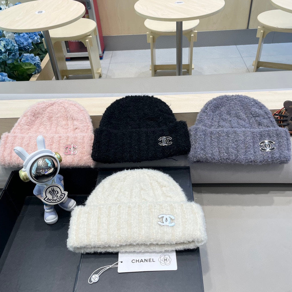 CHANEL BEANIE HAT IN COOL GRAY WOOL 413327