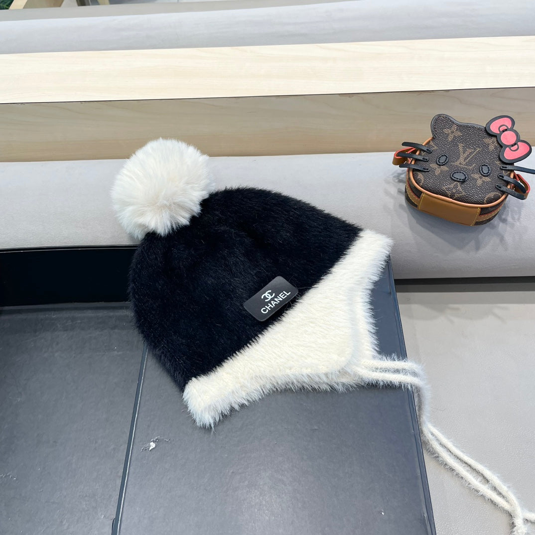 CHANEL KNIT HAT IN BLACK MIX WHITE WOOL 426270