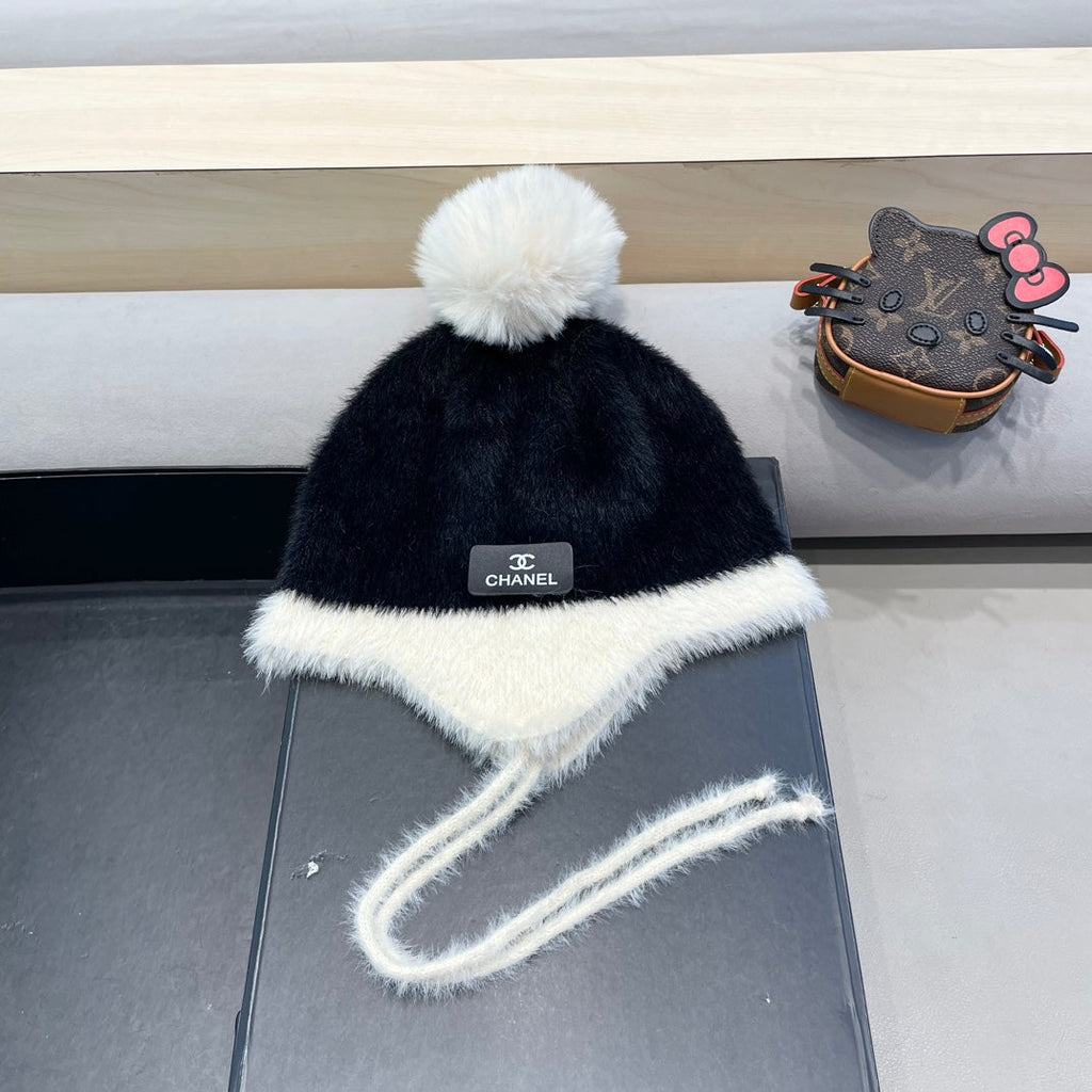 CHANEL KNIT HAT IN BLACK MIX WHITE WOOL 426270