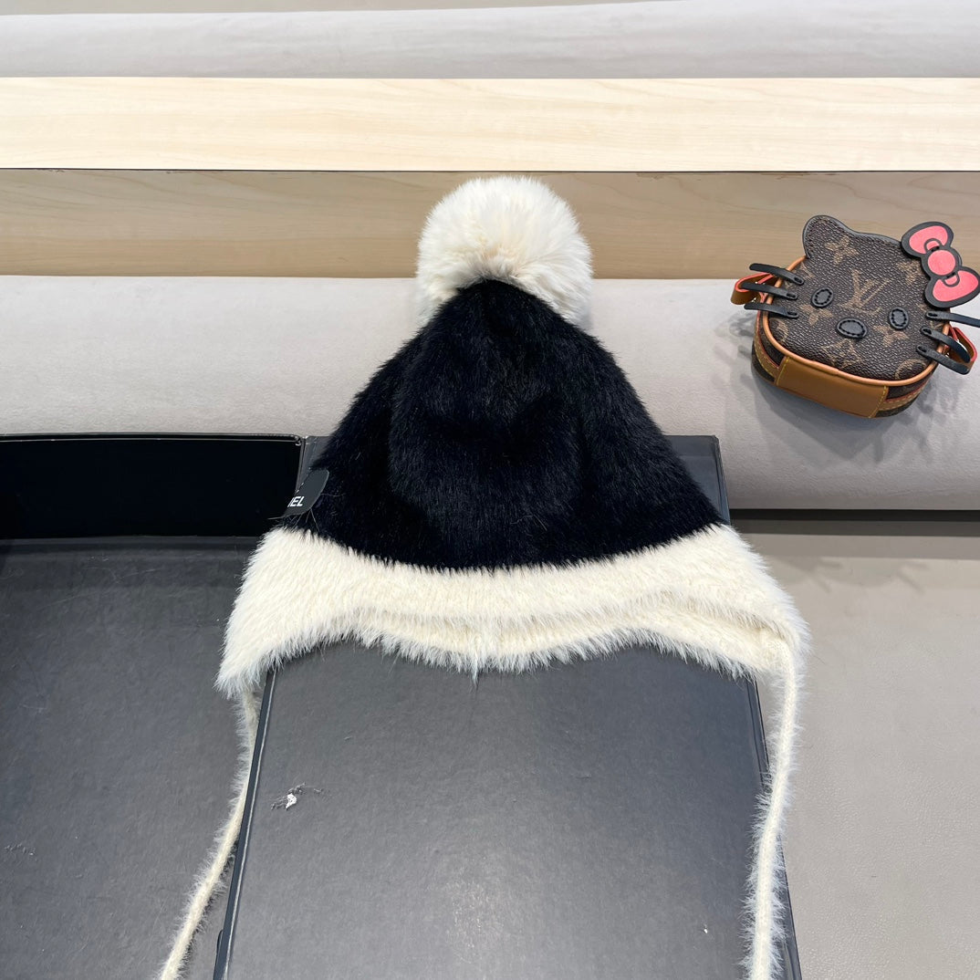 CHANEL KNIT HAT IN BLACK MIX WHITE WOOL 426270