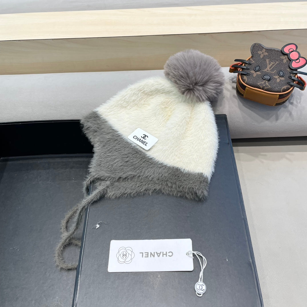 CHANEL KNIT HAT IN WHITE MIX MOUSE GRAY WOOL 426269