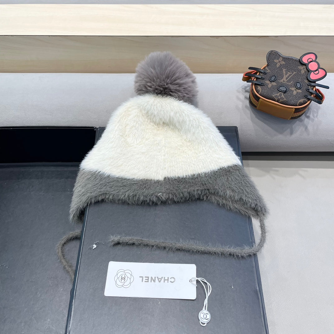 CHANEL KNIT HAT IN WHITE MIX MOUSE GRAY WOOL 426269