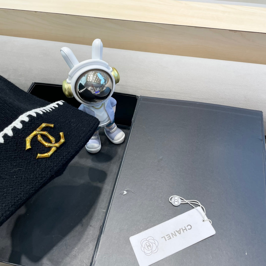 CHANEL KNIT HAT IN BLACK WOOL 424303