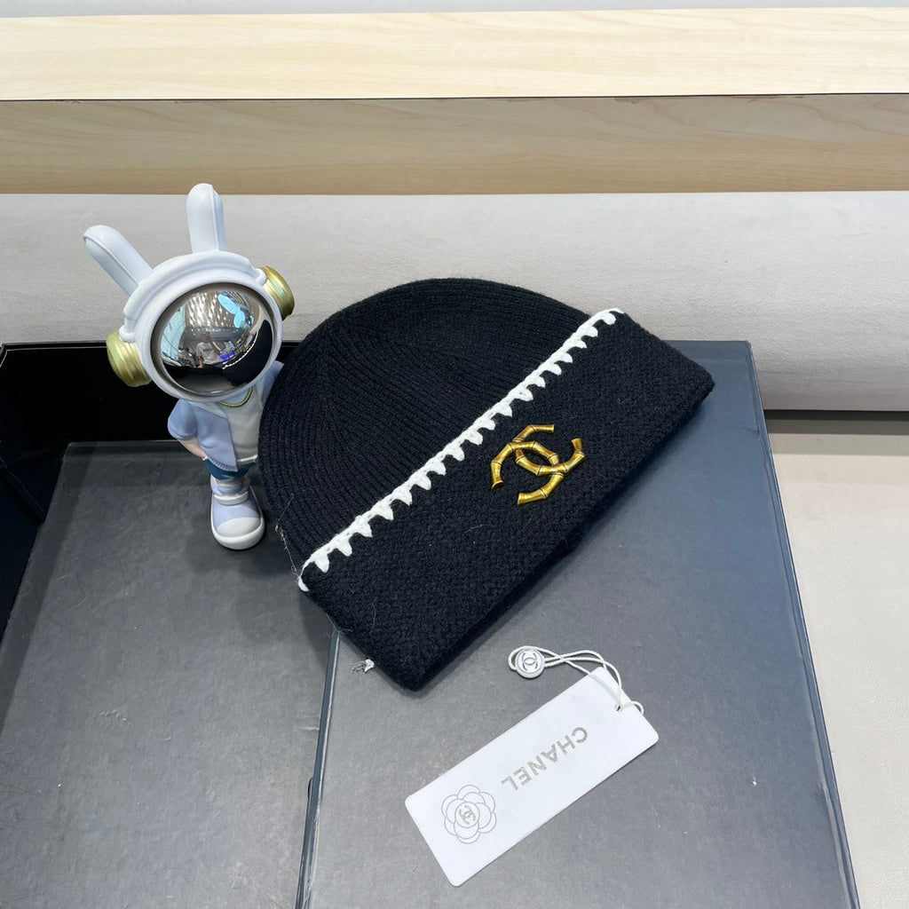 CHANEL KNIT HAT IN BLACK WOOL 424303