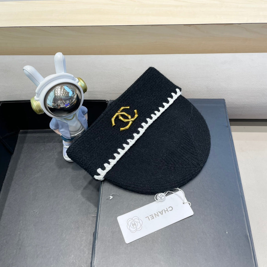 CHANEL BEANIE HAT IN BLACK WOOL 419778