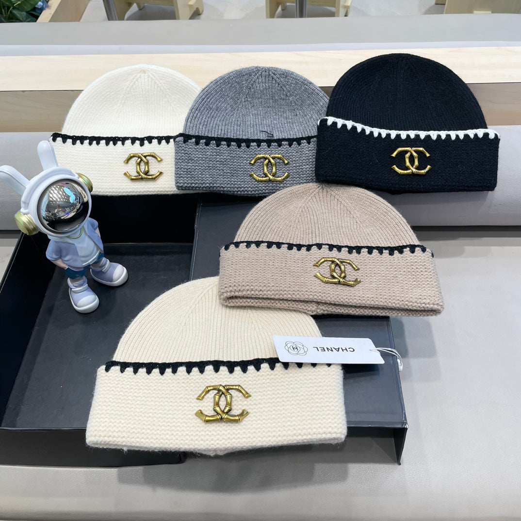 CHANEL KNIT HAT IN BLACK WOOL 424303