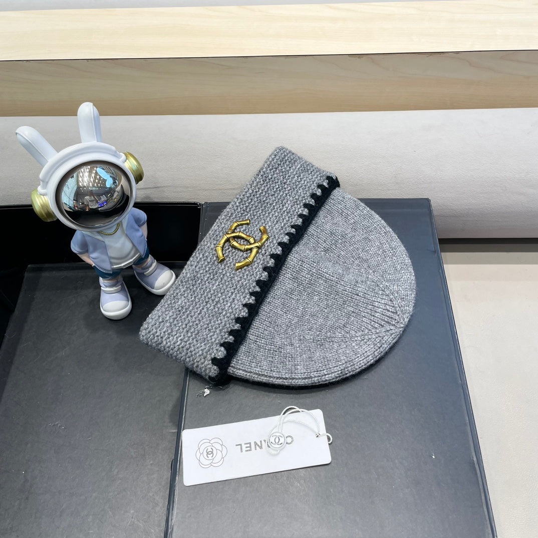 CHANEL KNIT HAT IN SHADOW GRAY WOOL 424301