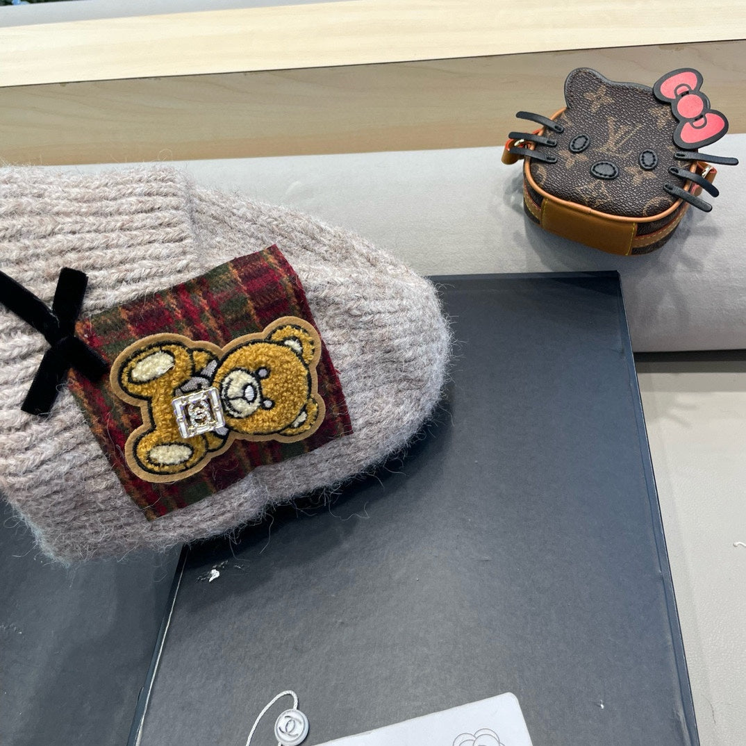 CHANEL BEANIE HAT IN CAMEL BEIGE WOOL WITH BOW 421255