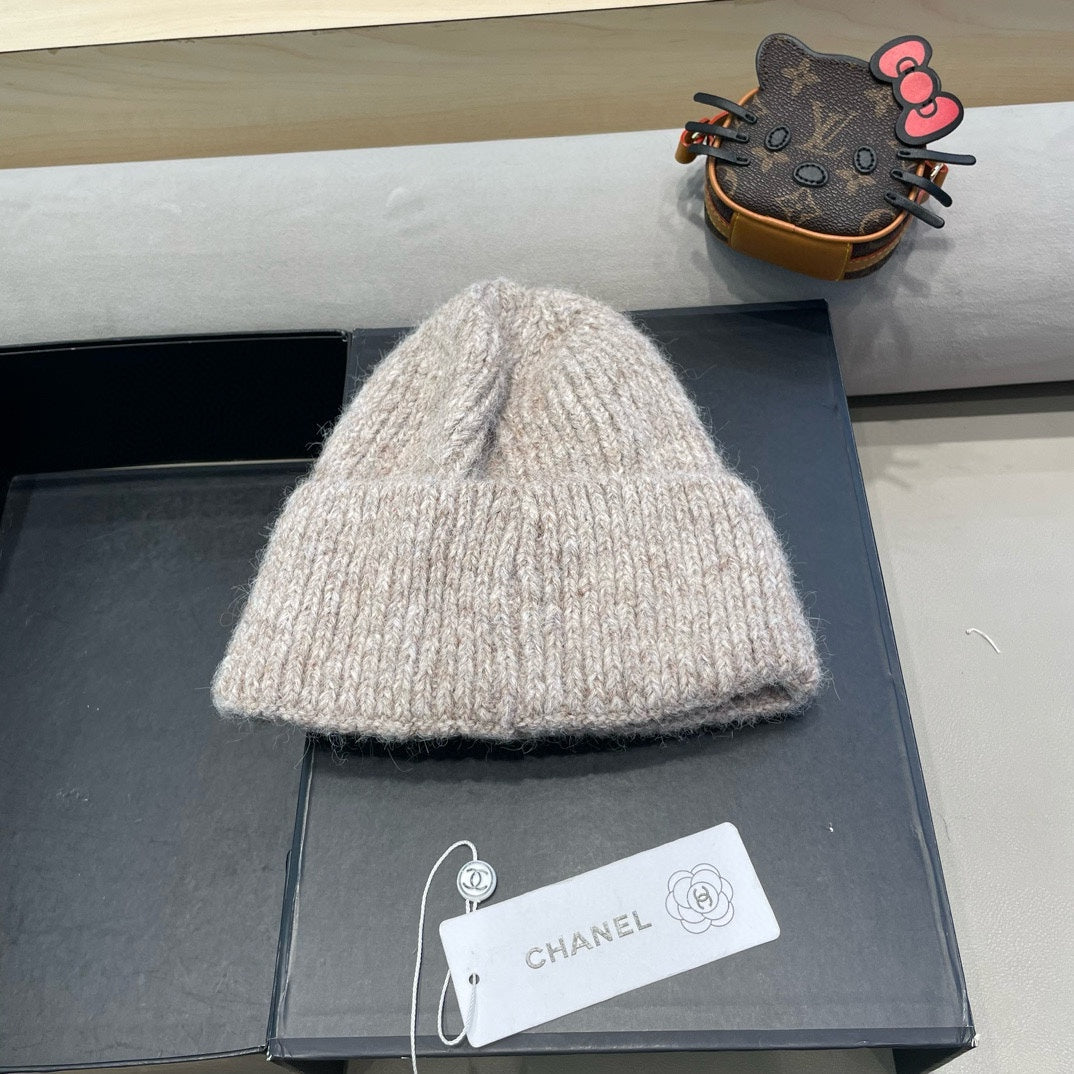 CHANEL BEANIE HAT IN CAMEL BEIGE WOOL WITH BOW 421255