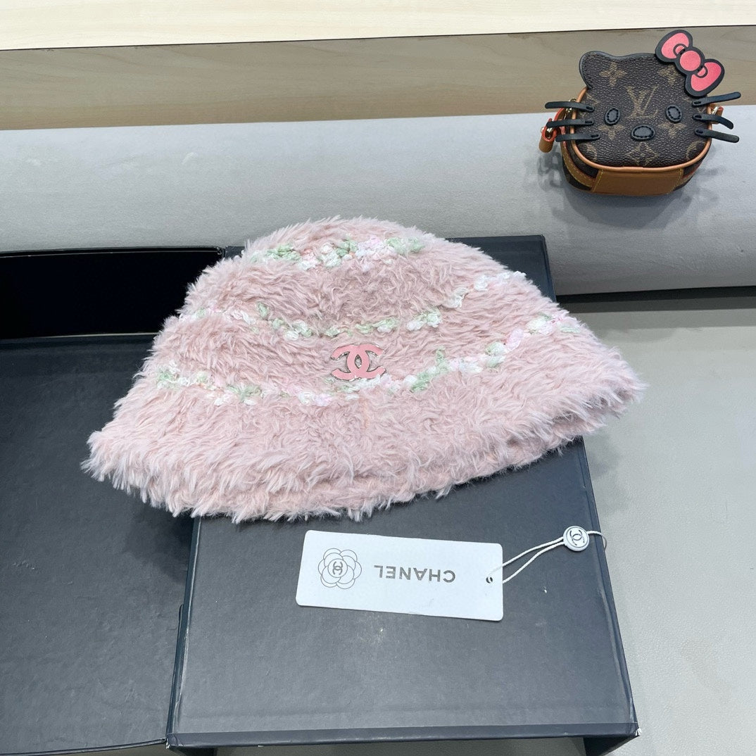 CHANEL BUCKET HAT IN LIGHT PINK FLEECE 421274