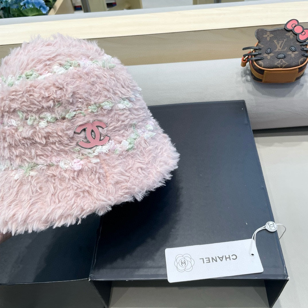 CHANEL BUCKET HAT IN LIGHT PINK FLEECE 421274