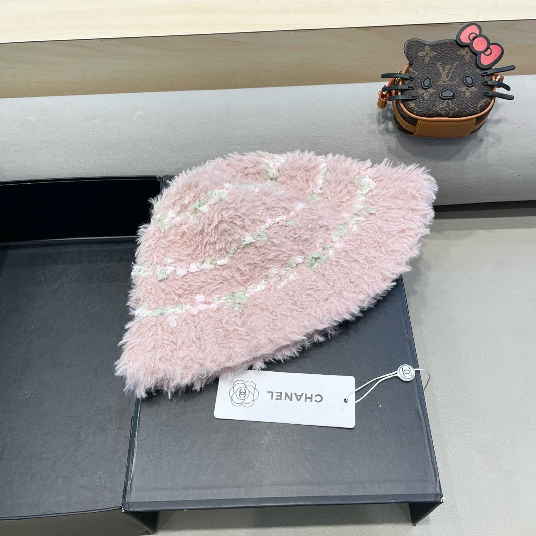 CHANEL BUCKET HAT IN LIGHT PINK FLEECE 421274