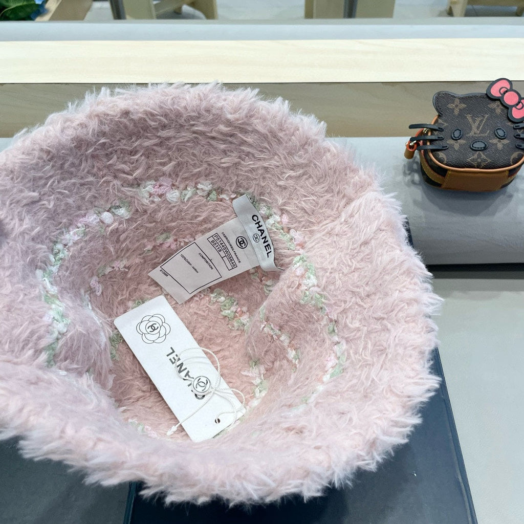 CHANEL BUCKET HAT IN LIGHT PINK FLEECE 421274