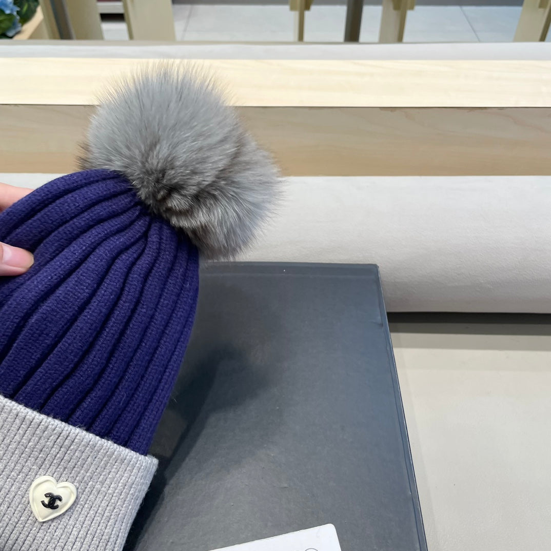 CHANEL BEANIE HAT IN BERRY BLUE MIX LIGHT GRAY WOOL 421052