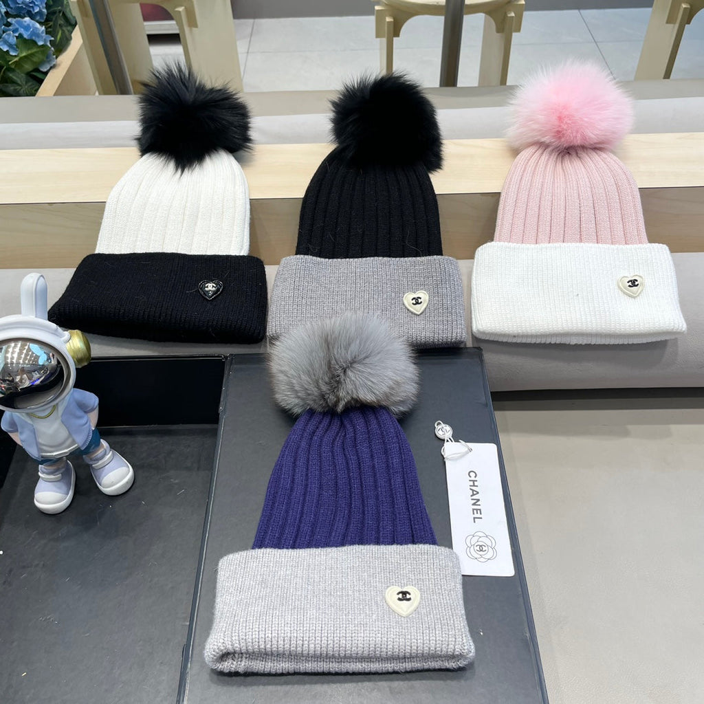 CHANEL BEANIE HAT IN BERRY BLUE MIX LIGHT GRAY WOOL 421052