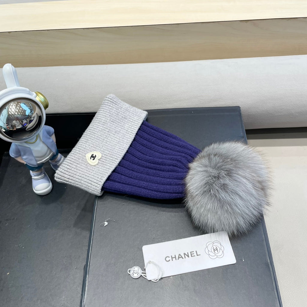 CHANEL BEANIE HAT IN BERRY BLUE MIX LIGHT GRAY WOOL 421052