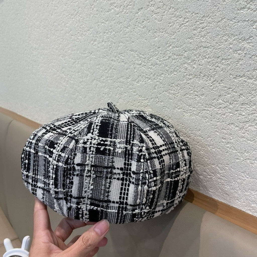 CHANEL BERET HAT IN BLACK MIX WHITE WOOL TWEED 422552