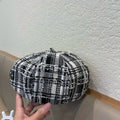 CHANEL BERET HAT IN BLACK MIX WHITE WOOL TWEED 422552