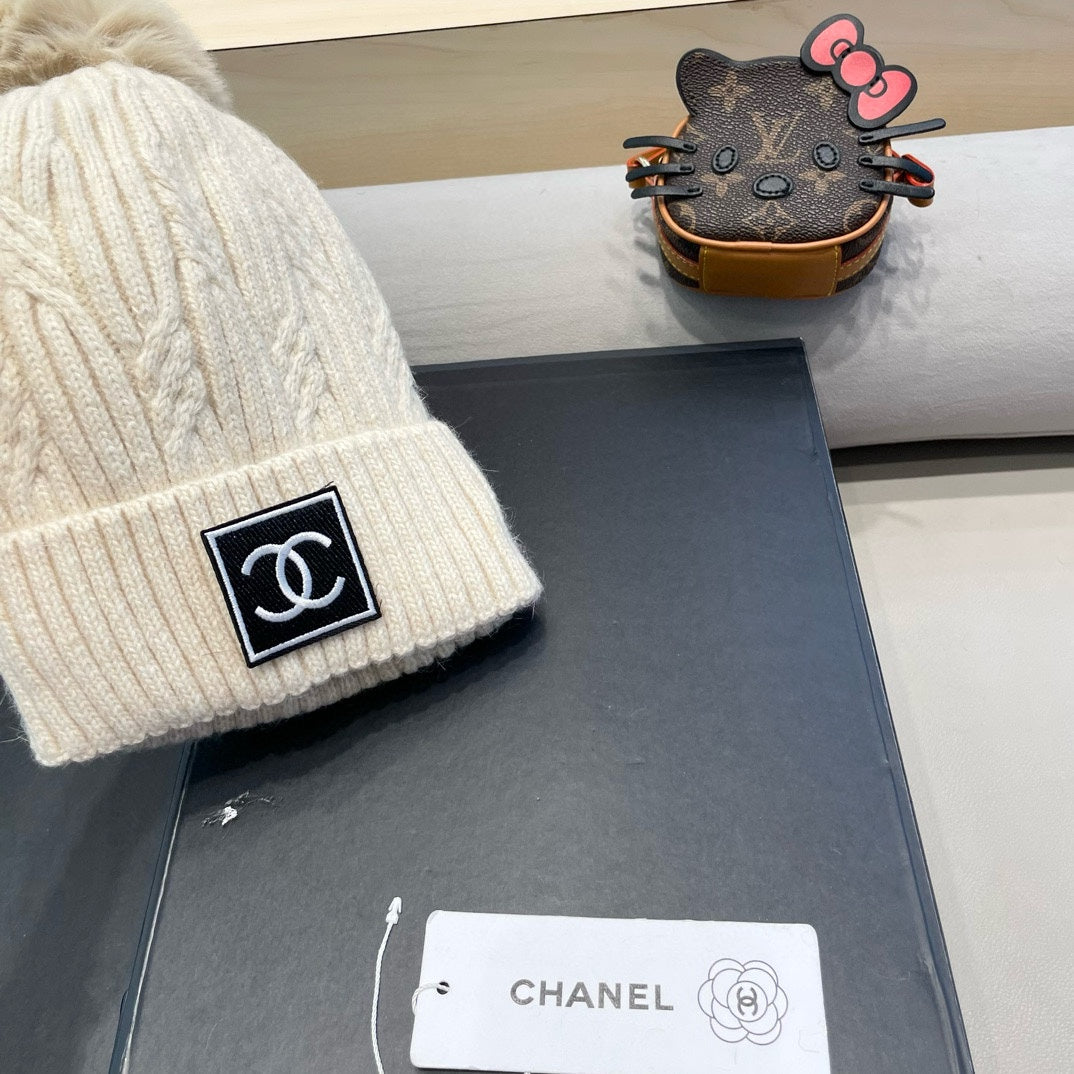 CHANEL BEANIE HAT IN BEIGE WOOL 422178