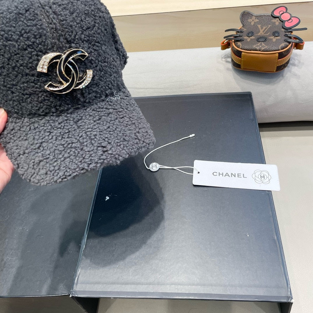 CHANEL BASEBALL HAT IN MOUSE GRAY LAMB FUR 424254