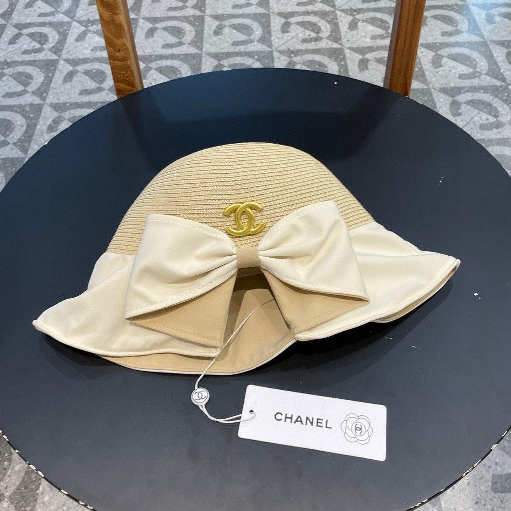 CHANEL BOW BUCKET HAT IN WHITE MIX CAMEL BEIGE RAFFIA 426171