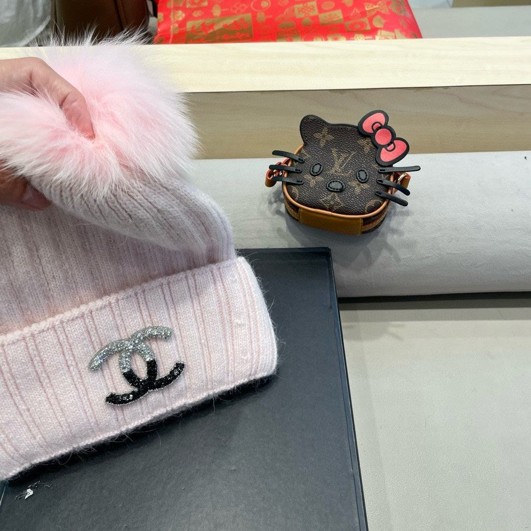 CHANEL BEANIE HAT IN LIGHT PINK WOOL 426232