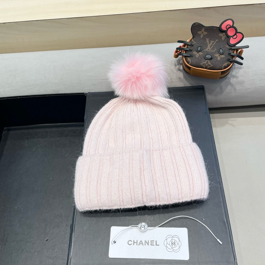 CHANEL BEANIE HAT IN LIGHT PINK WOOL 426232