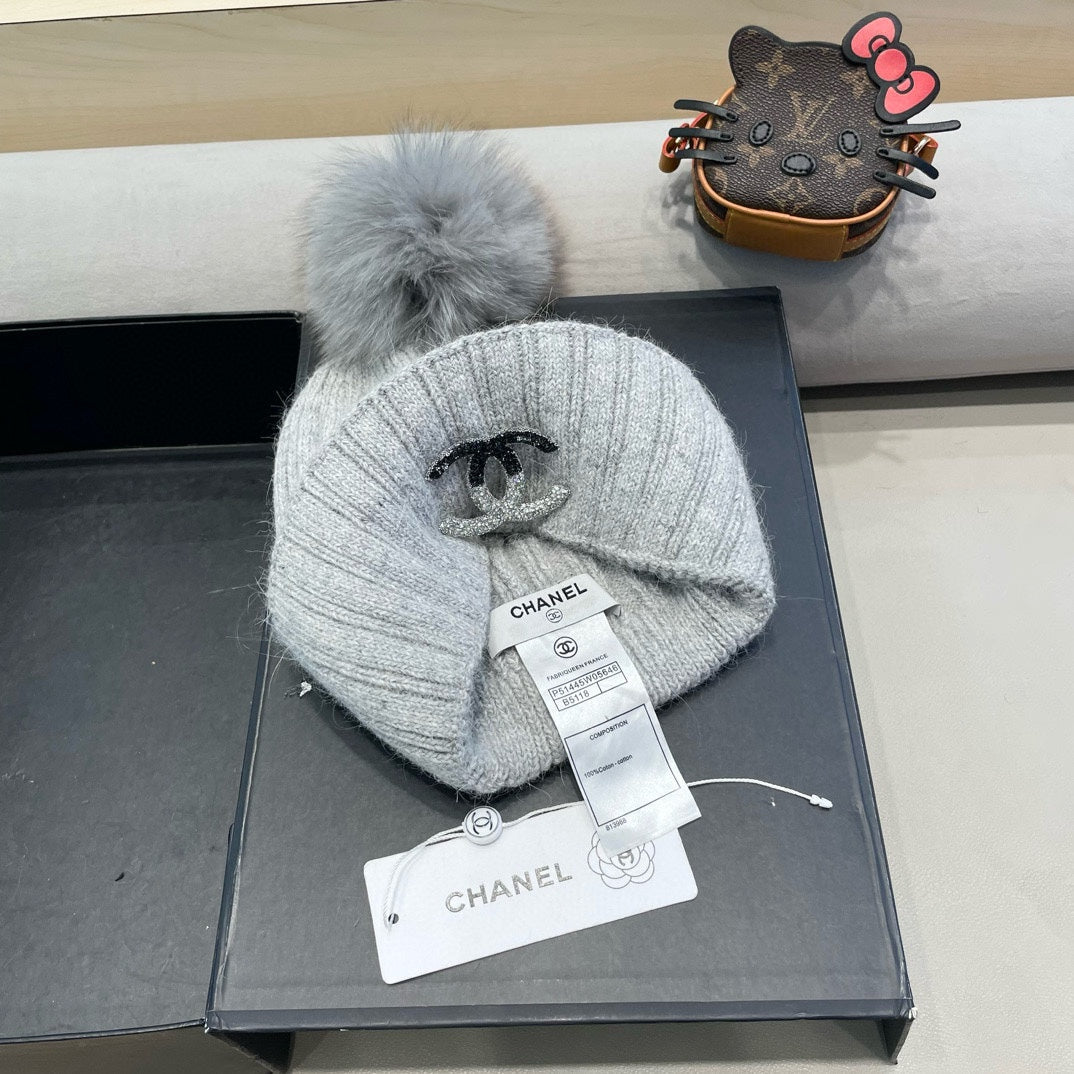 CHANEL BEANIE HAT IN CLOUD GRAY WOOL 426235