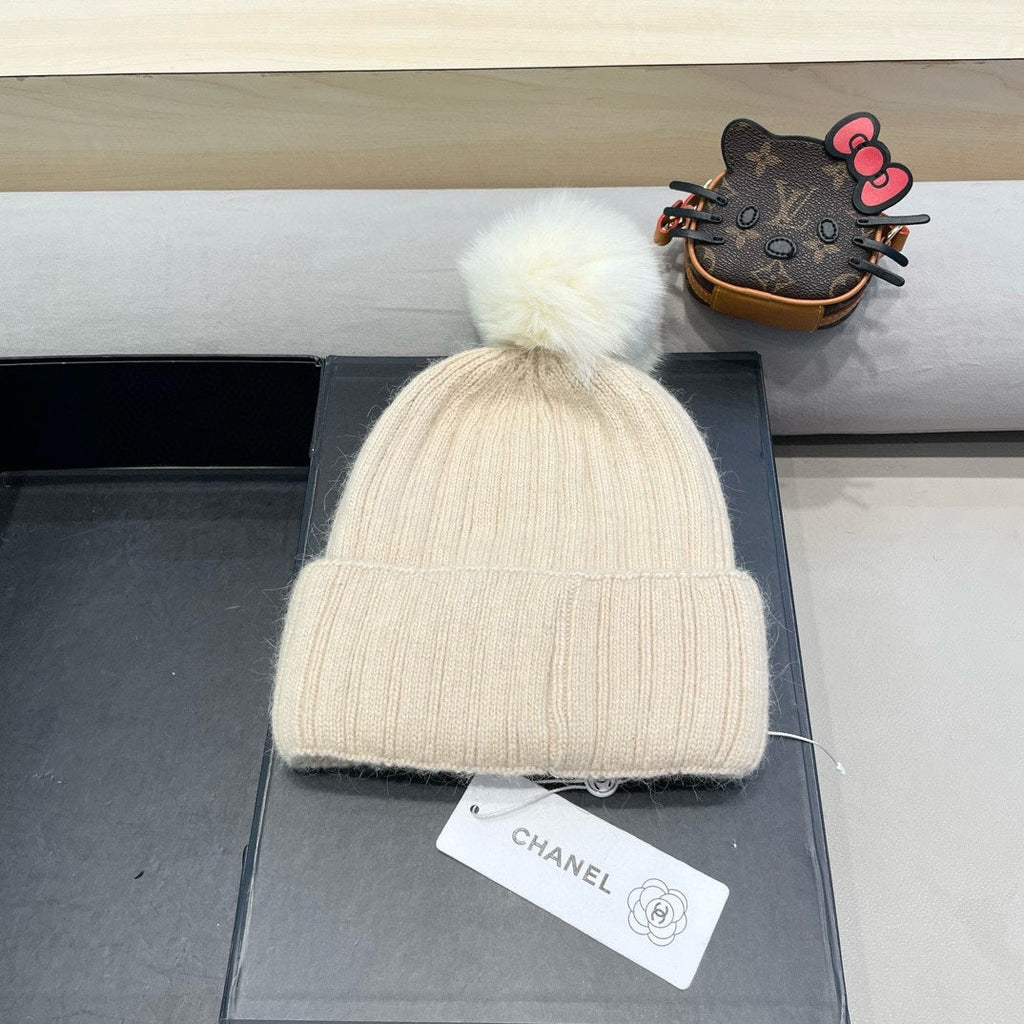 CHANEL BEANIE HAT IN BISQUE BEIGE WOOL 426236