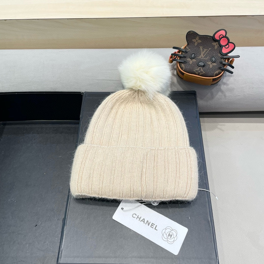 CHANEL BEANIE HAT IN BISQUE BEIGE WOOL 426236