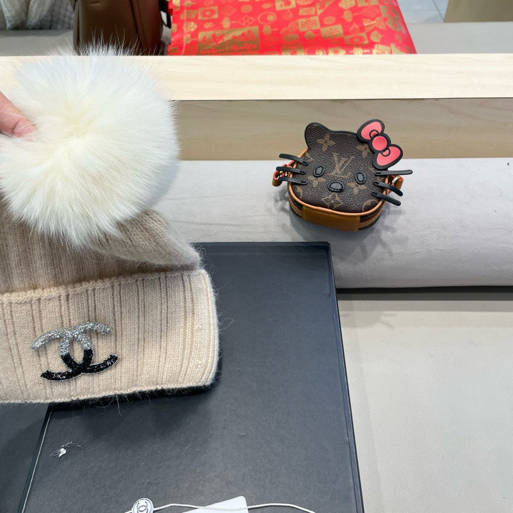 CHANEL BEANIE HAT IN BISQUE BEIGE WOOL 426236