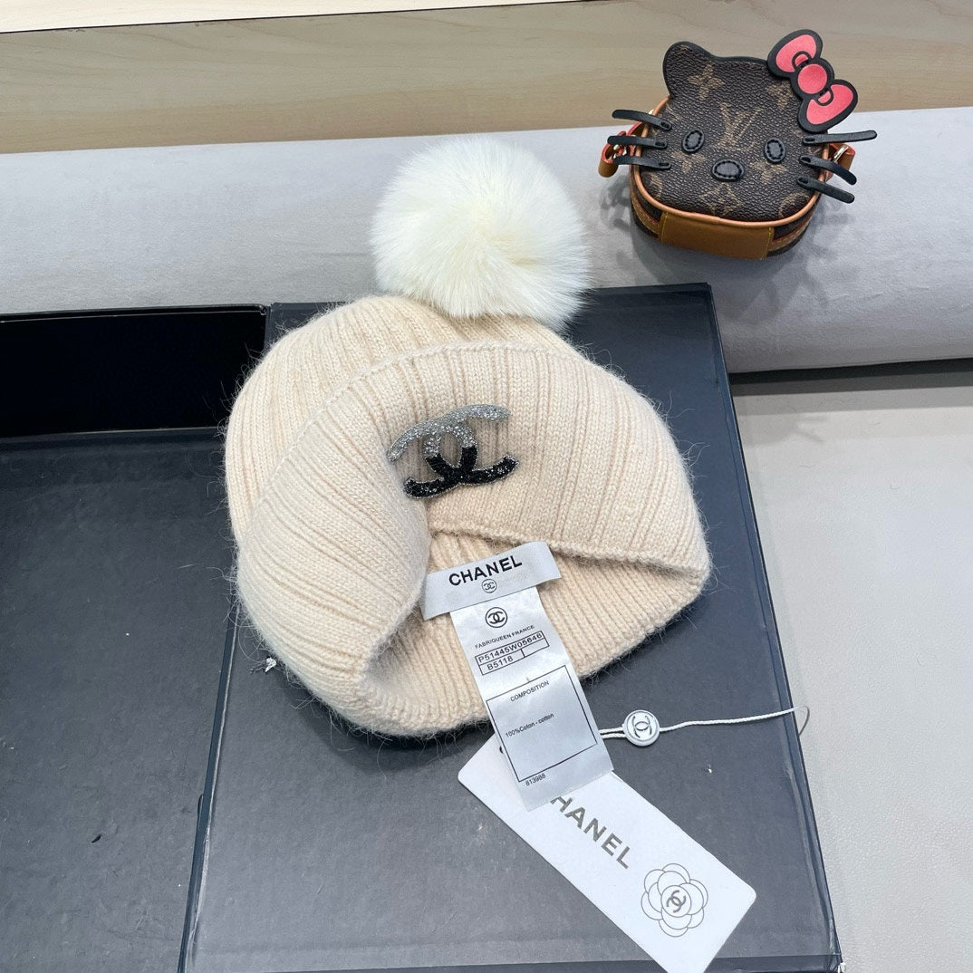 CHANEL BEANIE HAT IN BISQUE BEIGE WOOL 426236
