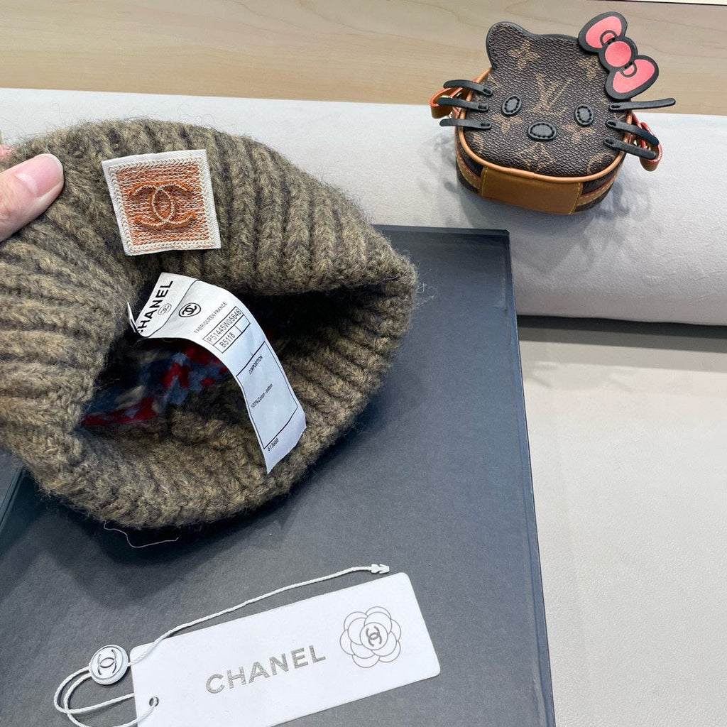 CHANEL KNIT BEANIE HAT OLIVE GREEN 428241