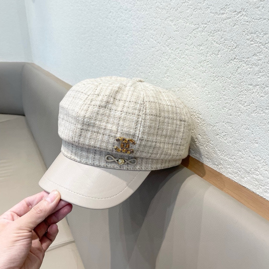 CHANEL NEWSBOY CAP WHITE 430005