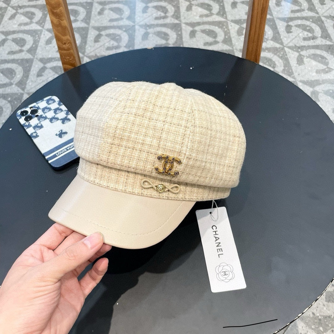 CHANEL NEWSBOY CAP WHITE 430005