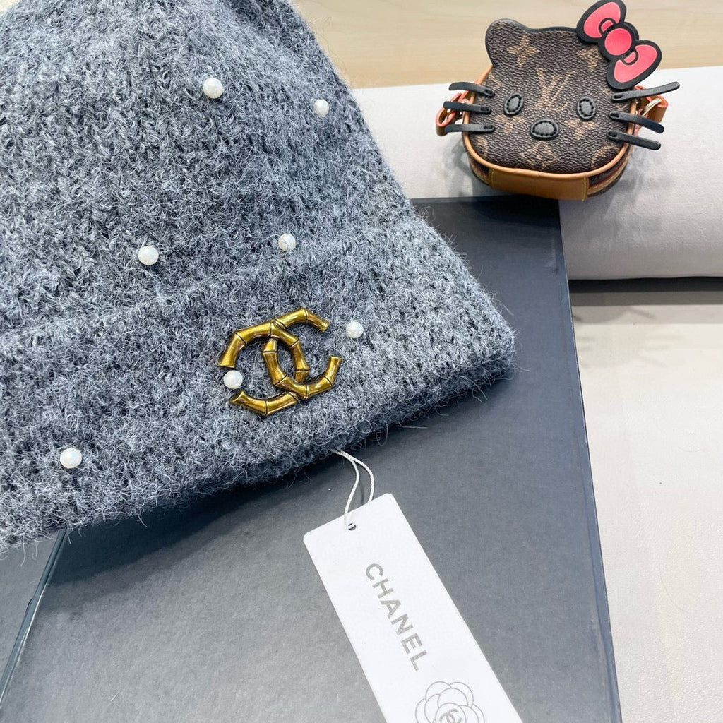 CHANEL BEANIE HAT IN SHARK GRAY WOOL 430083