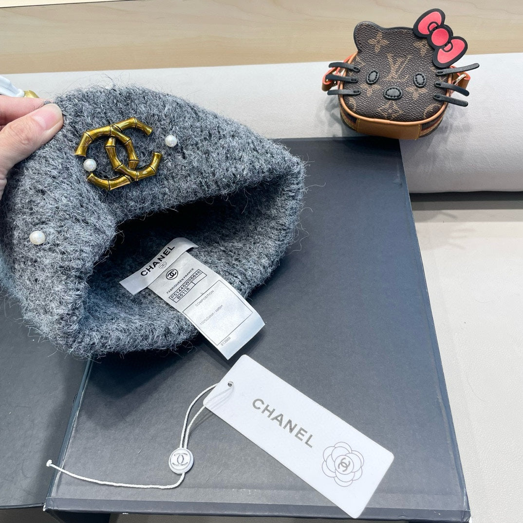 CHANEL BEANIE HAT IN SHARK GRAY WOOL 430083