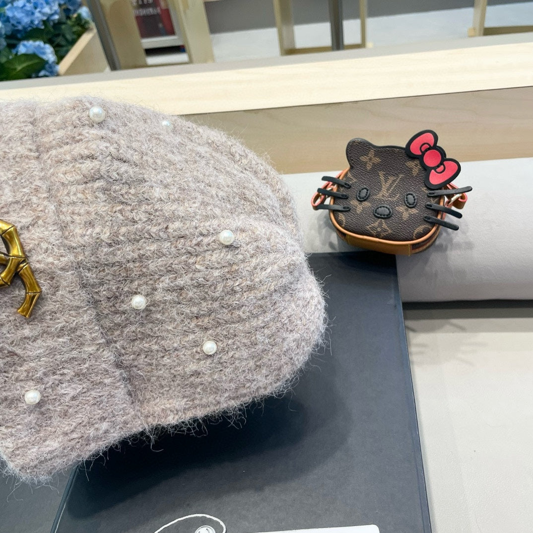 CHANEL BEANIE HAT IN KHAKI BROWN WOOL 430084